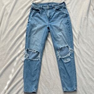 American Eagle Outfitters Mom Jean in Light Blue with Distressed Knees